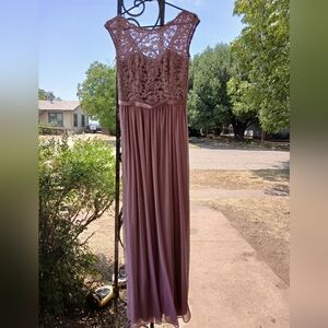 David’s Bridal Long Bridesmaid Dress w Lace Bodice, Mauve-Pink, sz 4